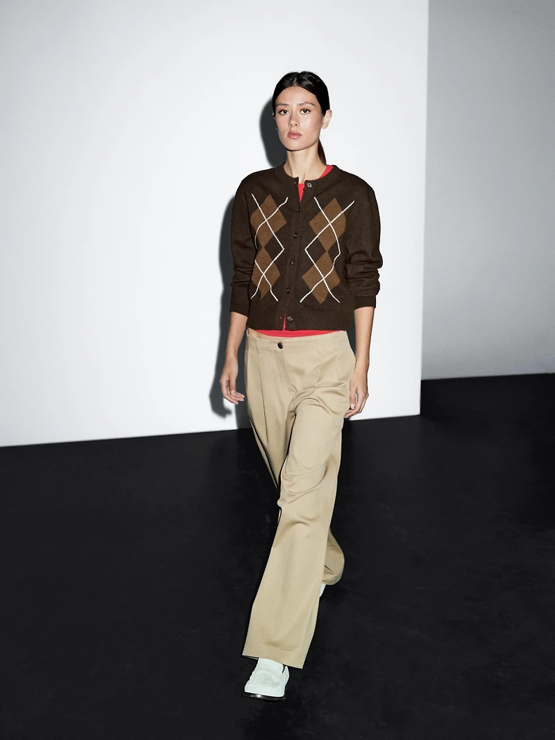 Knit cardigan with diamond detail