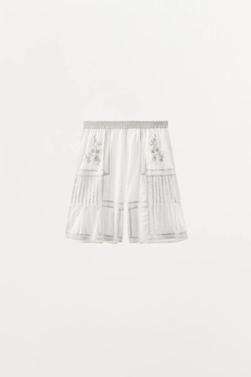 BERMUDA BRODÉ DENTELLE ÉDITION LIMITÉE