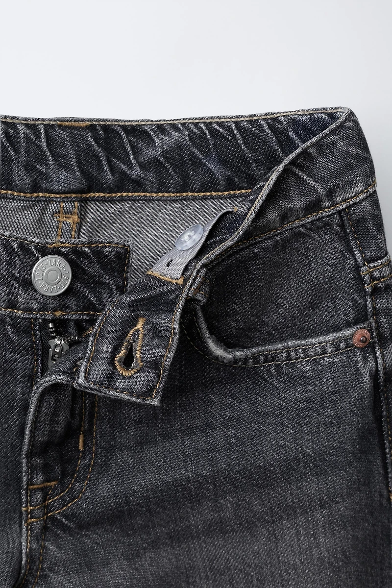 STRAIGHT LEG JEANS