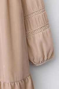 ROBE EN VELOURS À DENTELLE ET PAILLETTES