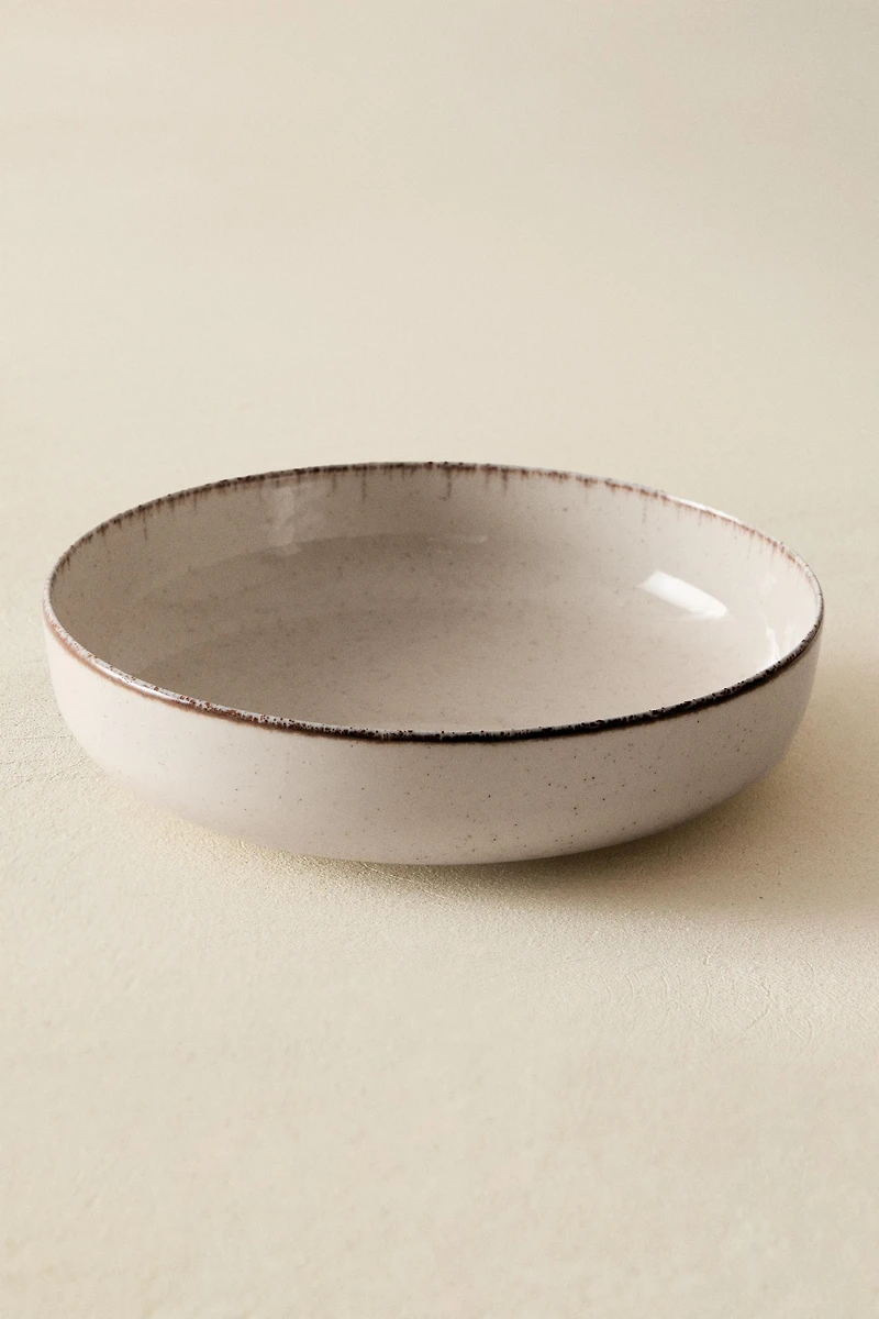 PORCELAIN SOUP PLATE WITH ANTIQUE FINISH RIM