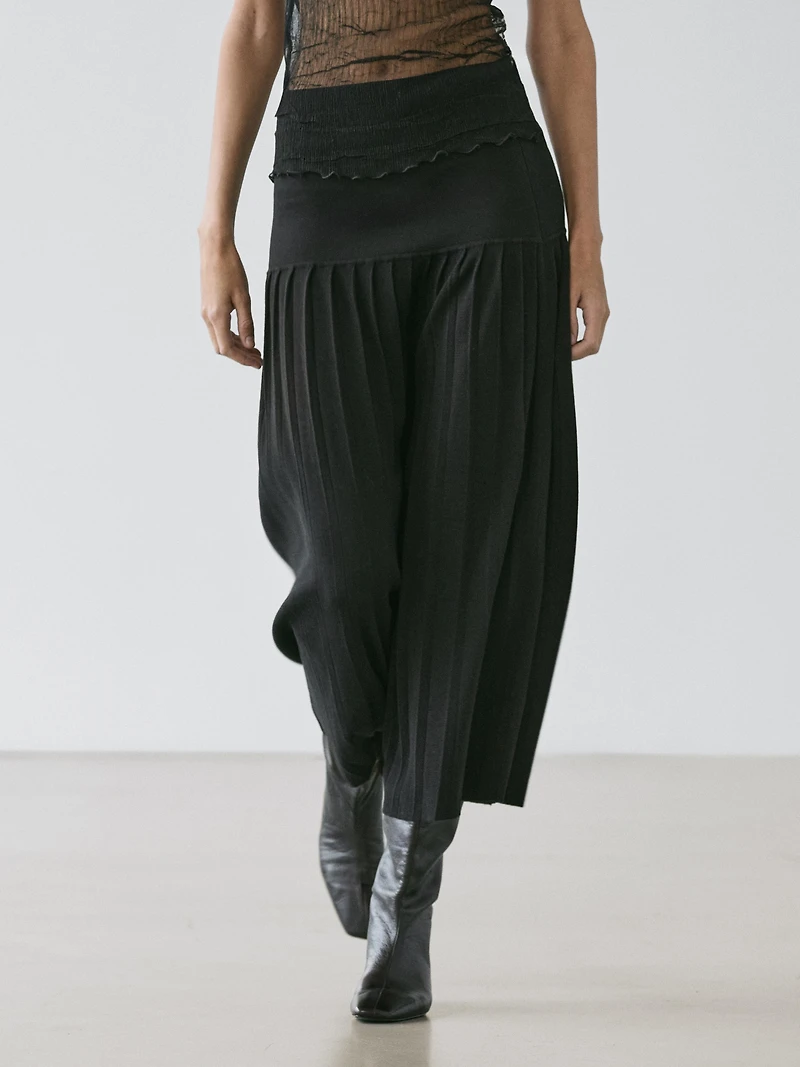 Midi skirt with box pleats
