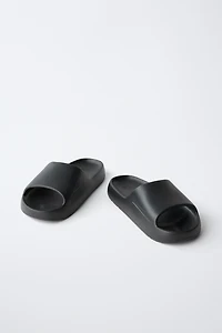 SLIDE SANDALS