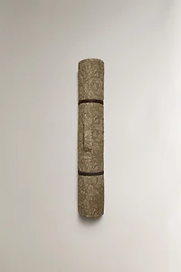 MORRIS & CO. ROLL-UP PET FLOOR BLANKET