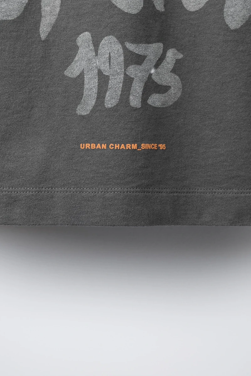 T-SHIRT À IMPRIMÉ GRAFFITI