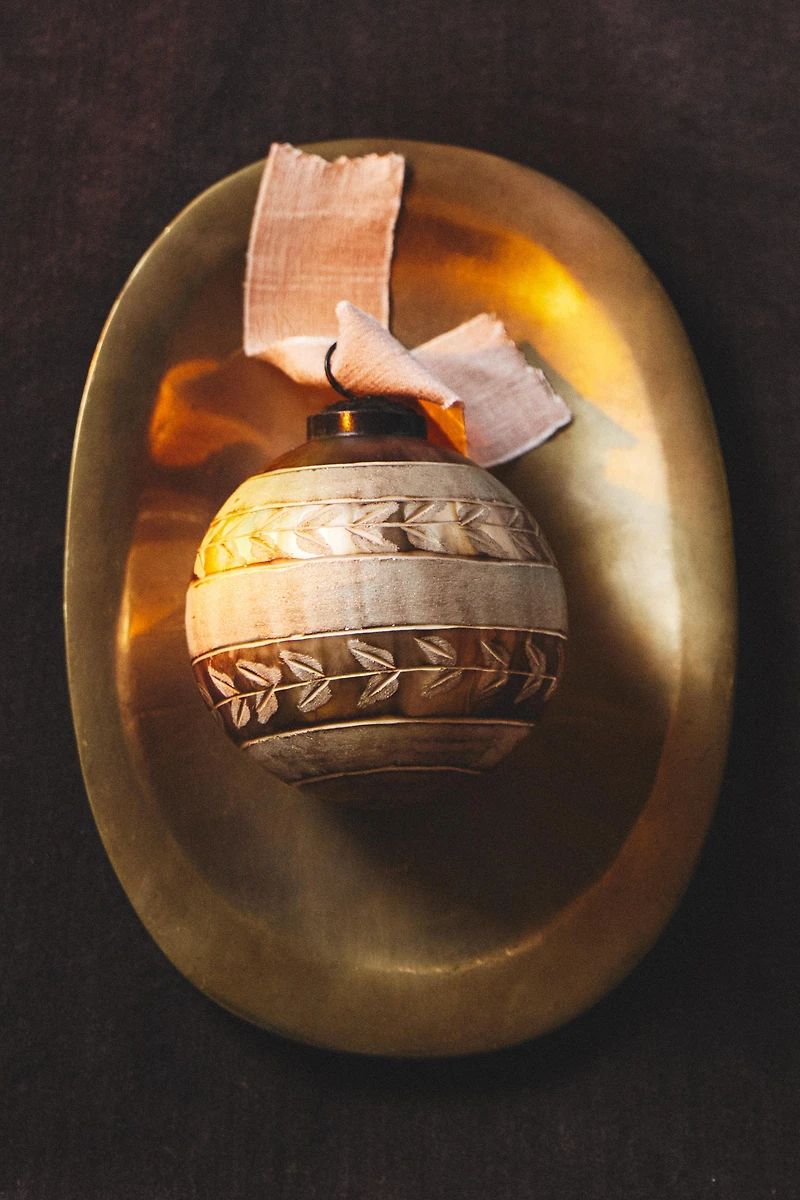 VINTAGE CHRISTMAS LEAF BALL TREE ORNAMENT