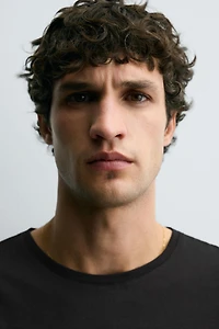 BASIC SLIM FIT T-SHIRT