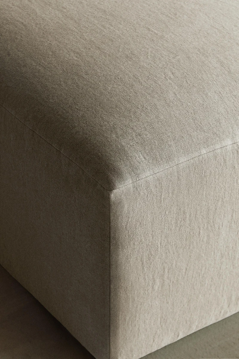 WASHED LINEN POUF