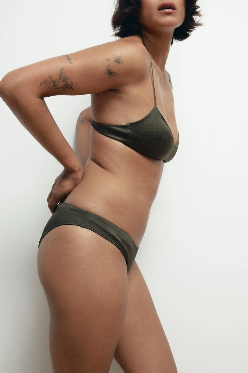 BRALETTE TEXTURÉ AVEC SOIE