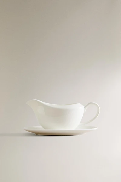 BONE CHINA GRAVY BOAT