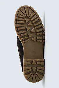 CHAUSSURES BATEAU EN CUIR CONTRASTE