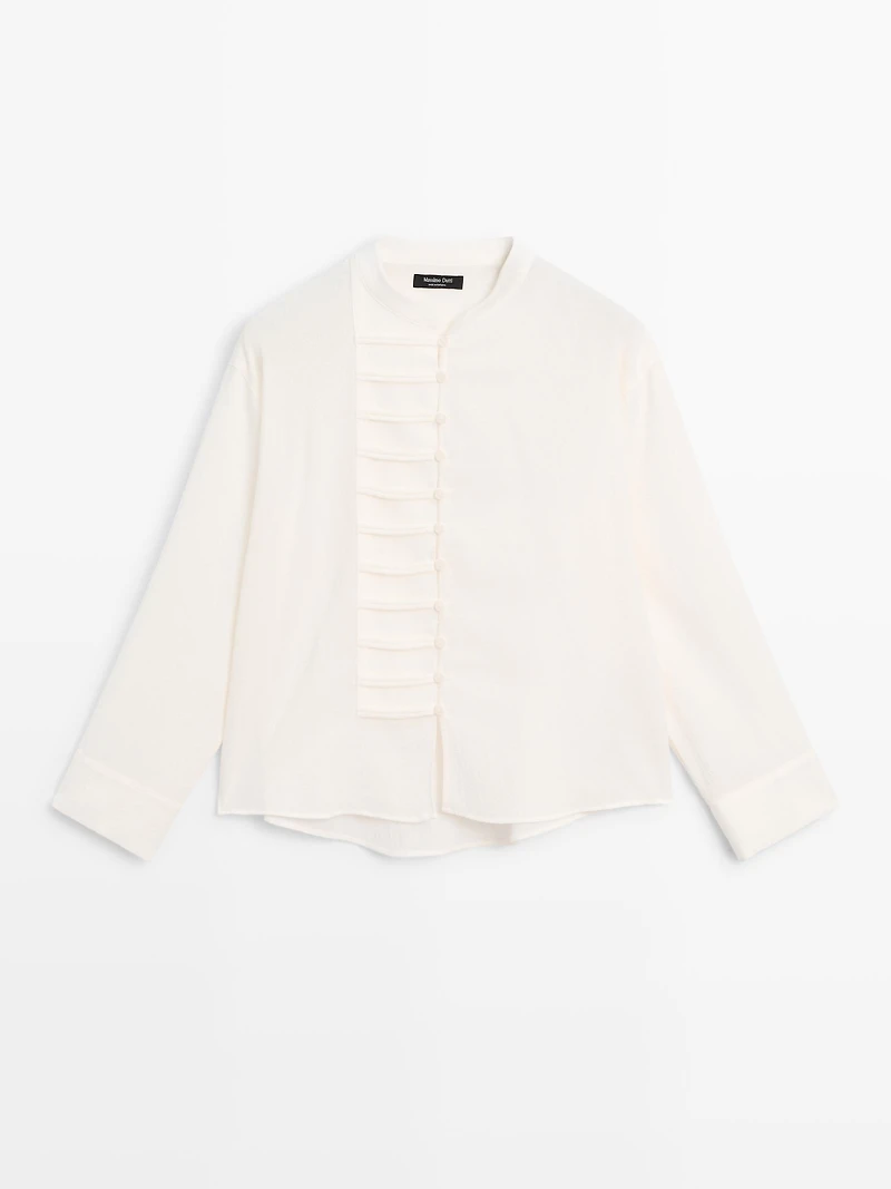 Round-neck shirt with button details