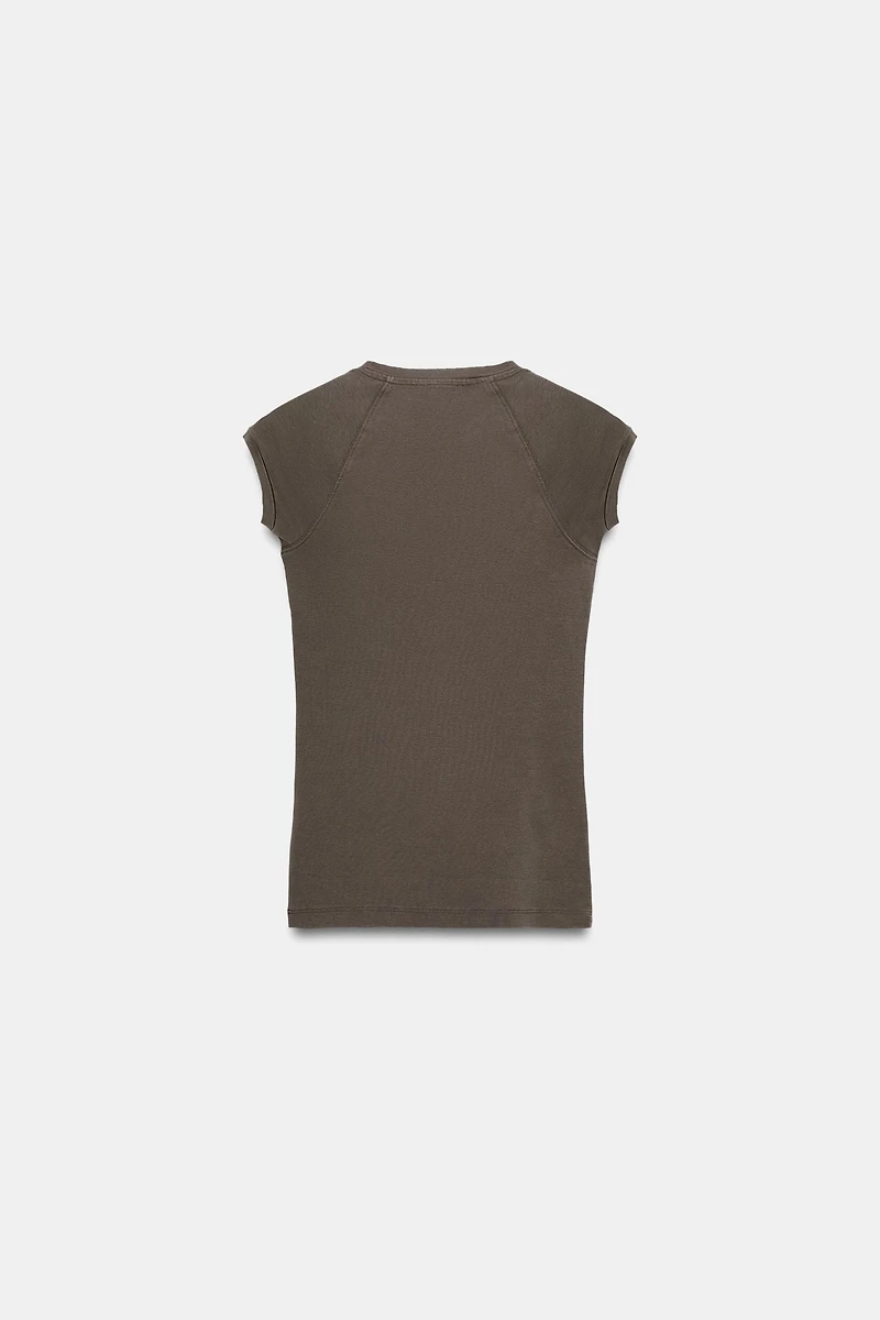 WASHED EFFECT RAGLAN SLEEVE T-SHIRT