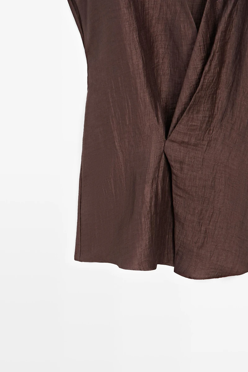 Fluid linen blend crossover kimono