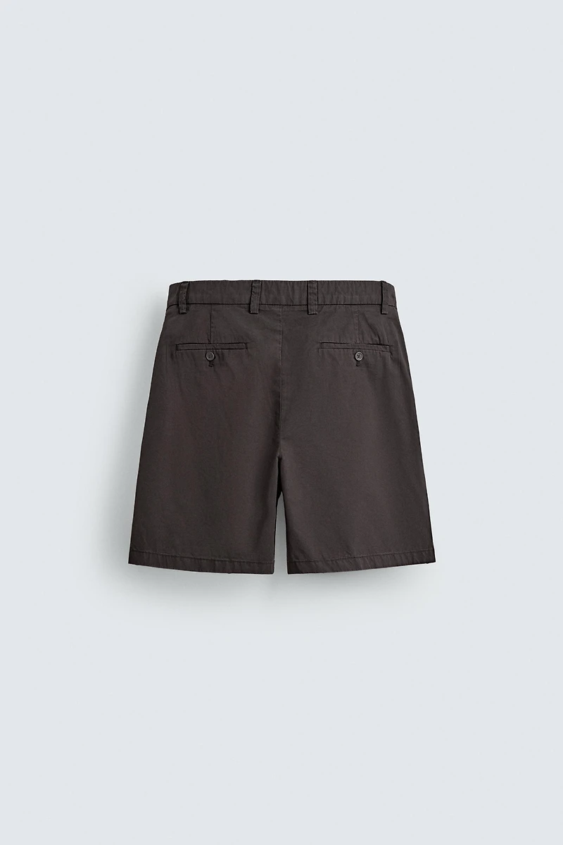 REGULAR FIT PLEATED SHORTS