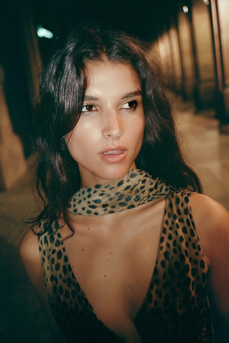 ROBE À IMPRIMÉ ANIMAL ET FOULARD