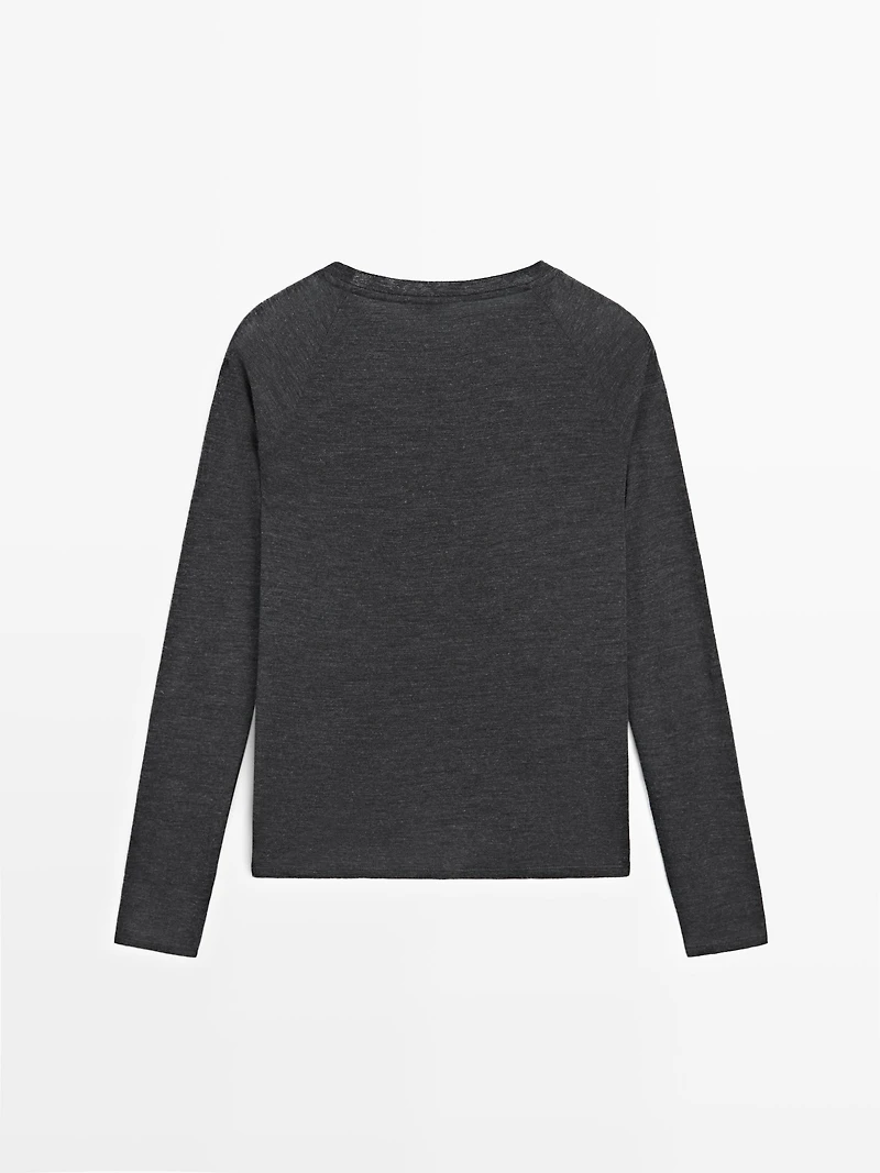 Wool T-shirt with raglan sleeves