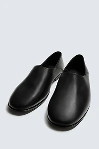 LEATHER LOAFERS