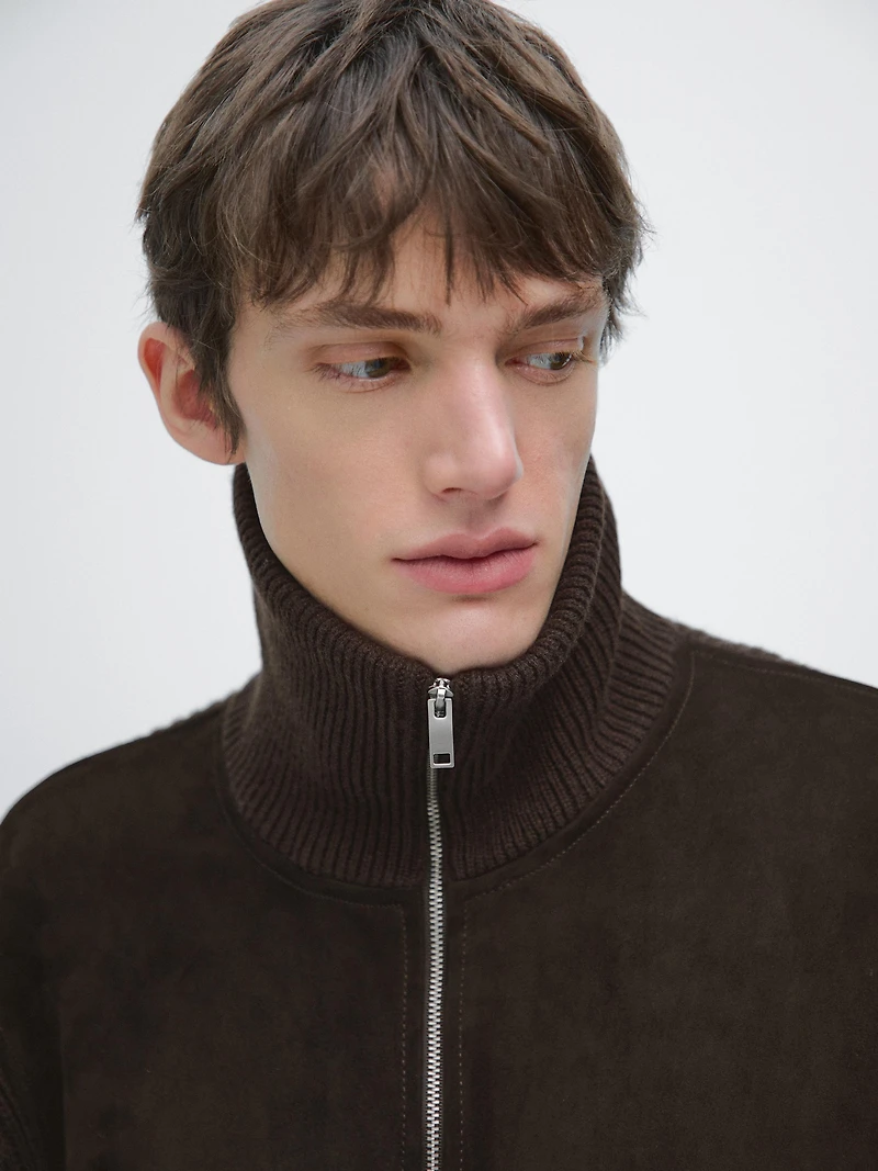 Contrast mock neck jacket