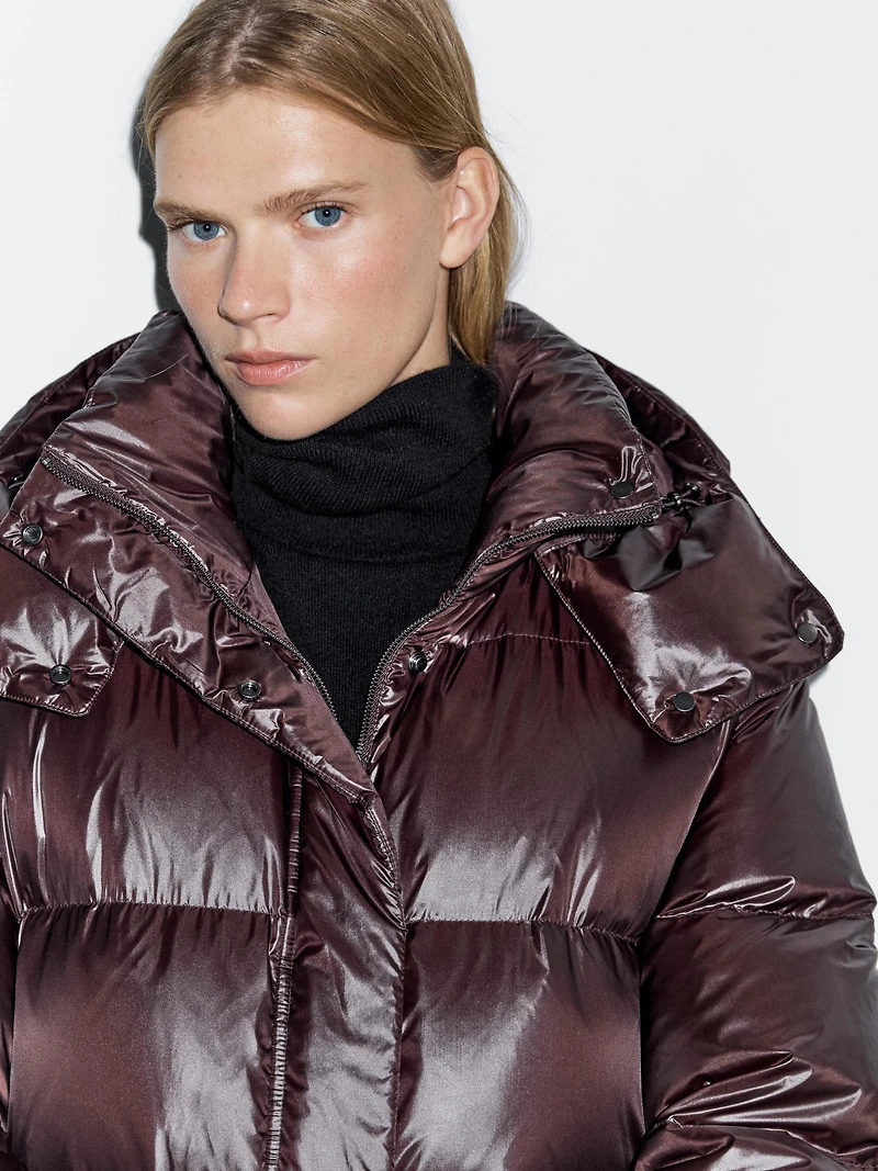 Short water-repellent puffer jacket with hood
