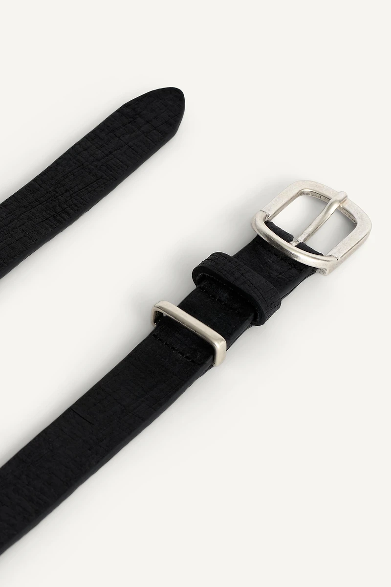 CEINTURE EN CUIR CONTRASTANT