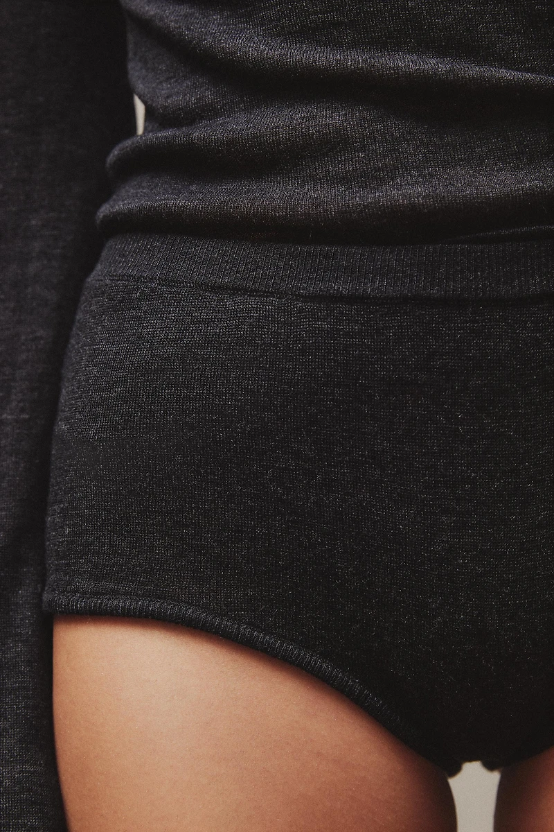 WOOL AND SILK SHORTS