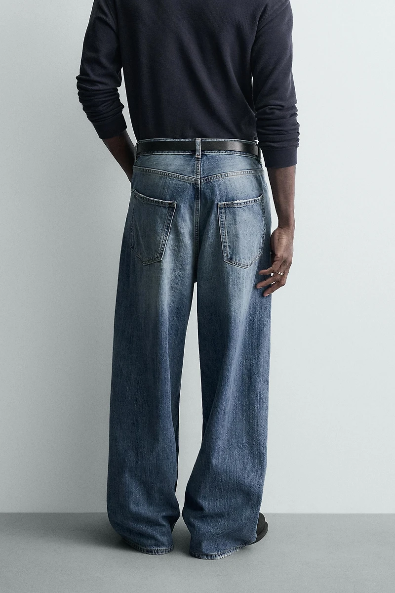 RIPPED BAGGY FIT JEANS