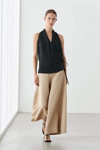 Wide-leg voluminous trousers