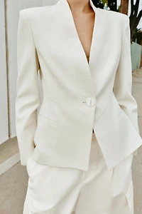 FITTED BLAZER WITH SHOULDER PADS