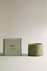 G) MUSKY PETALS SCENTED CANDLE