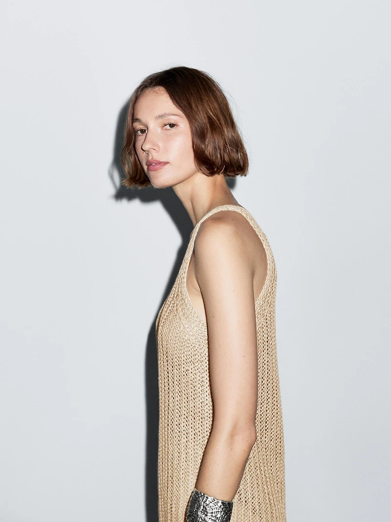 Linen knit top with round neckline