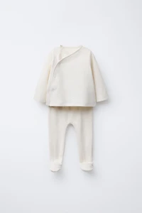 TEXTURED T-SHIRT AND LEGGINGS SET