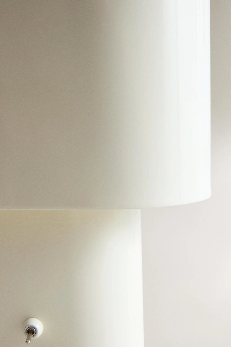 CORDLESS IRON TABLE LAMP