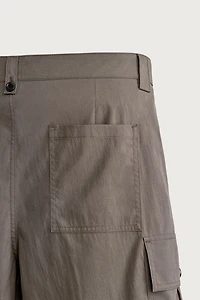 RELAXED FIT PLEATED CARGO SHORTS