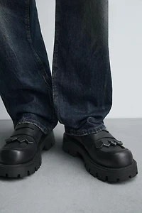 MOCASSIN À SEMELLE ÉPAISSE AVEC FRANGES