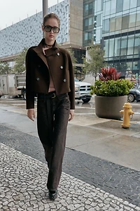 VESTE COURTE À COL MONTANT