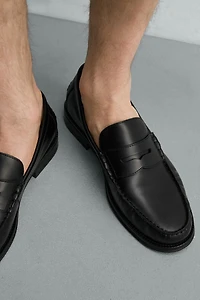 RUCHED LEATHER LOAFERS