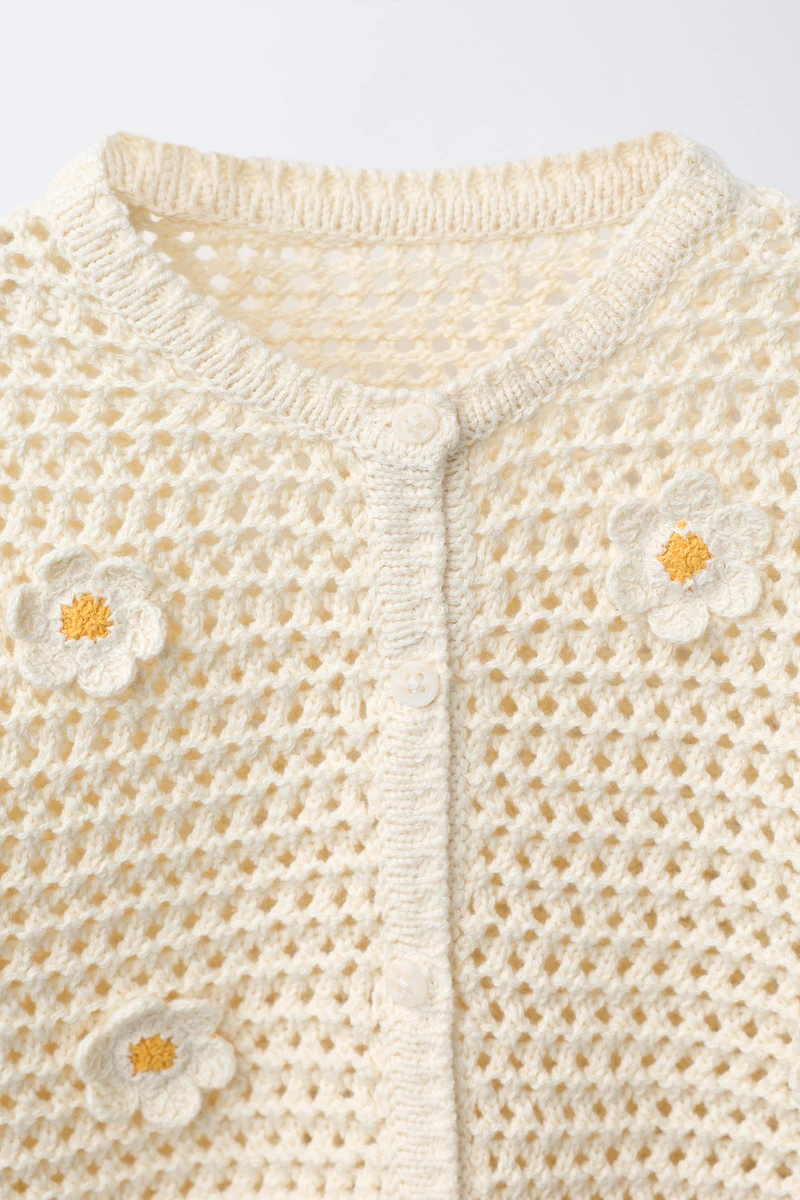 GILET EN MAILLE MARGUERITES CROCHET