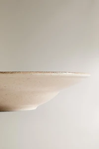PORCELAIN PASTA PLATE WITH ANTIQUE FINISH RIM