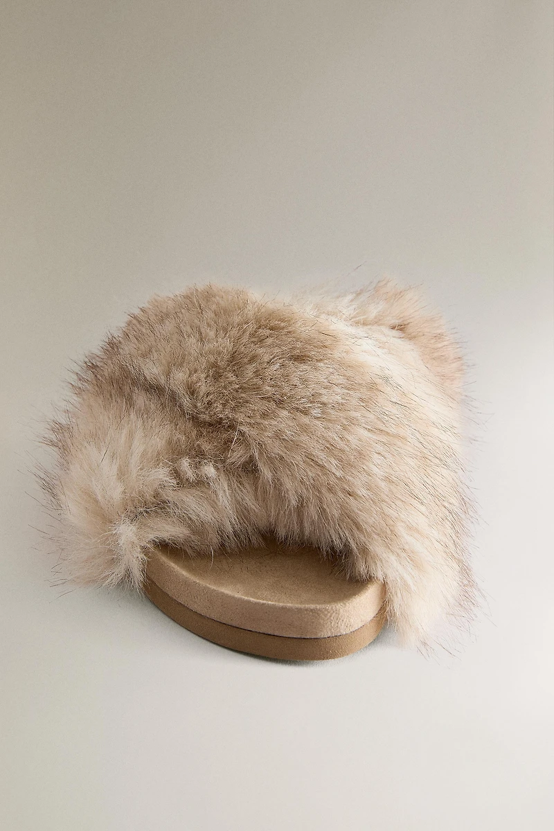 CROSSOVER SANDALS WITH FAUX FUR