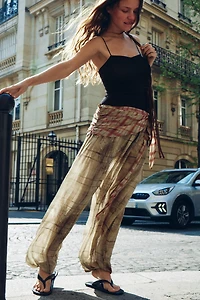 SCARF PRINT PANTS