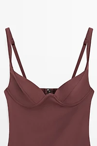 Swimsuit with underwire and wide straps