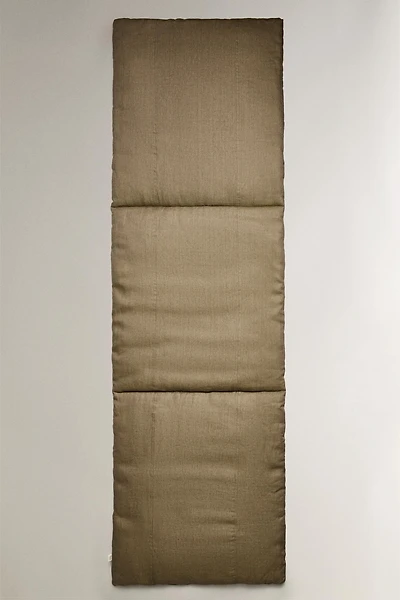 LINEN TOPPER