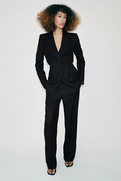 VESTE CROISÉE À TAILLE BALLON ET ÉPAULETTES