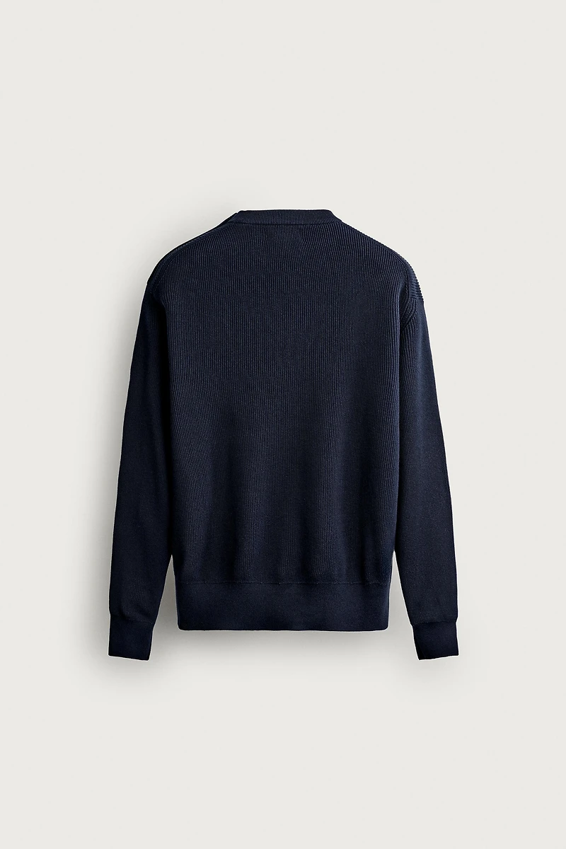 REGULAR FIT BUTTON SHOULDER SWEATER