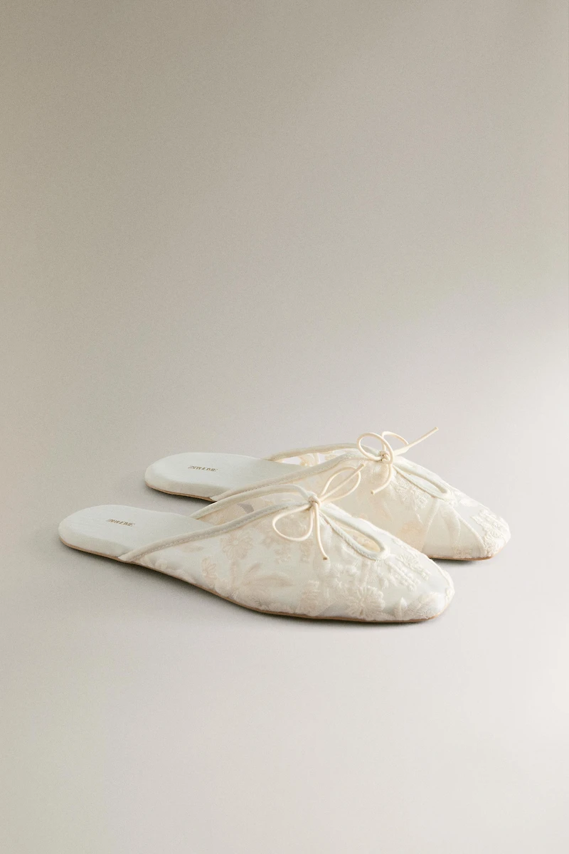 EMBROIDERED FLOWER MULE SLIPPERS