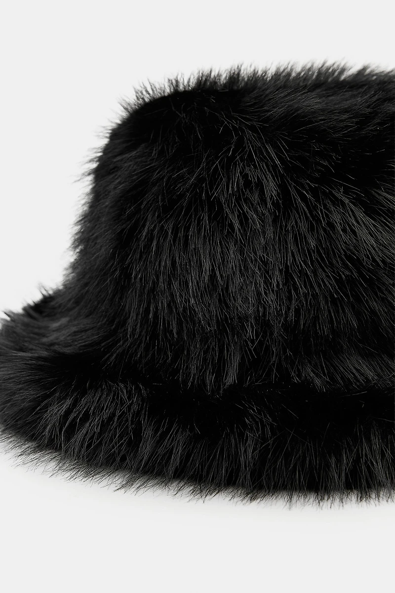 CHAPEAU BOB À EFFET FOURRURE