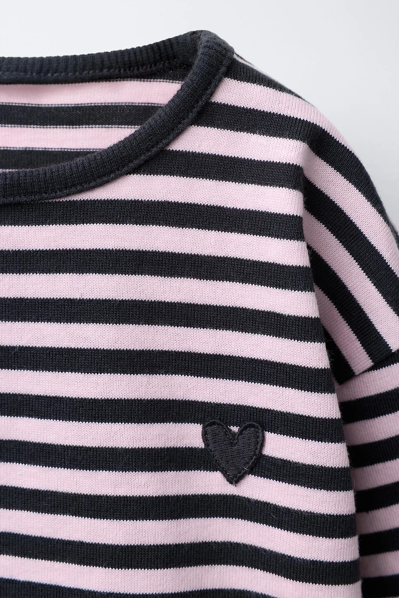 T-SHIRT À RAYURES TISSÉES ET CŒUR BRODÉ