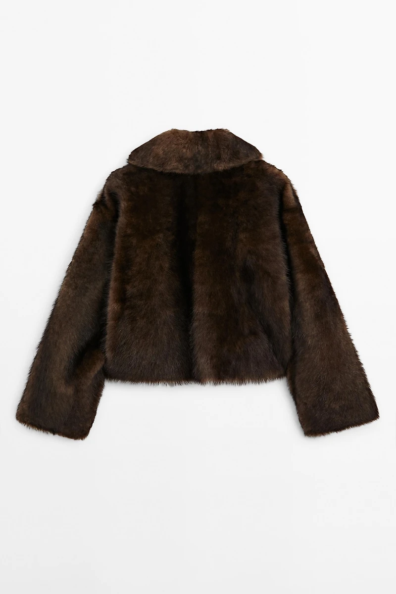 Short leather coat with fur