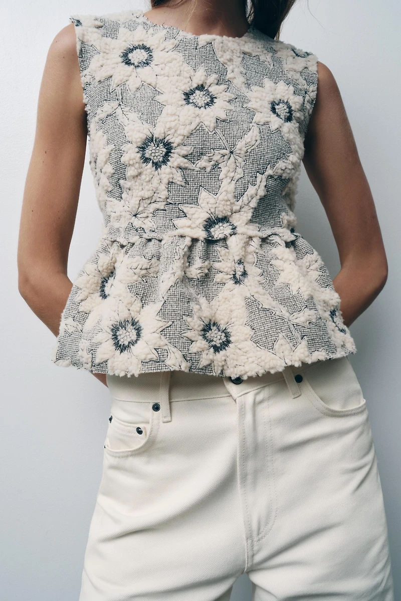 FLORAL TEXTURED KNIT PEPLUM TOP